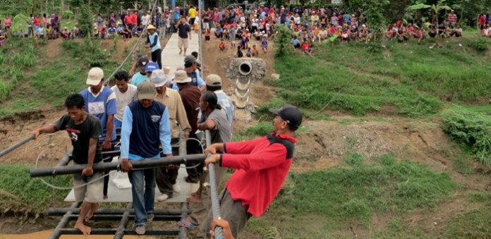 Endmontage in Jawa Timur, Indonesien; Foto: Toni Rüttimann