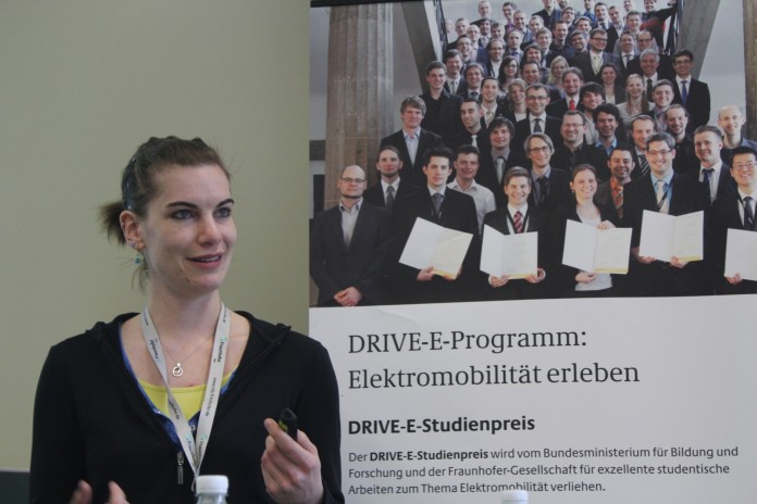 Studienpreis-Trägerin Lisa Braun stellt ihre Arbeit vor, Foto: DRIVE-E