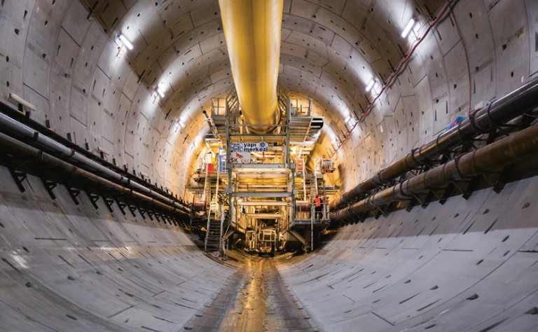 Unterm Bosporus hindurch