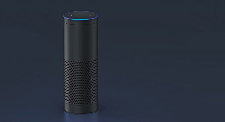 Mensch kommuniziert mit KI, KI mit Mensch