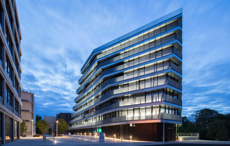 Spektakuläre Megabauten