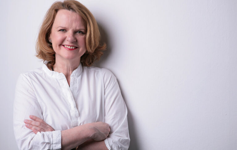 Digitalisierungsexpertin Prof. Dr. Svenja Falk im Interview