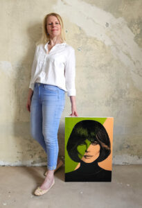 Annika Juds mit Kunstwerk Fokus, Foto: Annika Juds